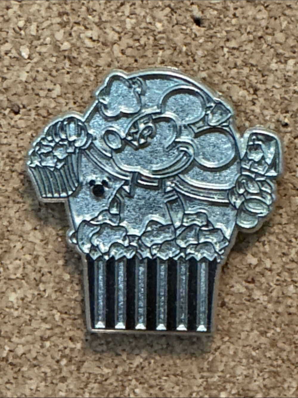 5/$25โ Disney Mickey Mouse Popcorn Chaser Pin